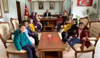 Minik Öğrencilerden İhtiyaç Sahibi Çocuklara Bağış