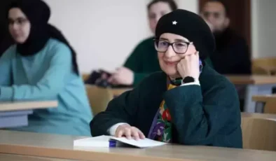 66 Yaşında Yüksek Lisansa Devam Eden Melahat Ürkmez’in İlham Verici Hikayesi