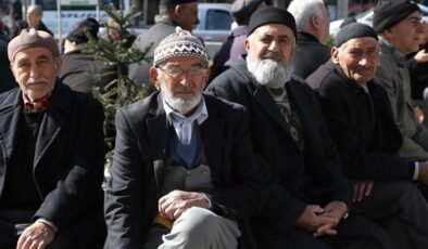 Emeklilikte yaş değişiyor mu? İşte dillendirilmeye başlanan formül