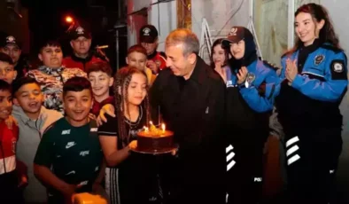 Çanakkale’de Polislerden Doğum Günü Sürprizi
