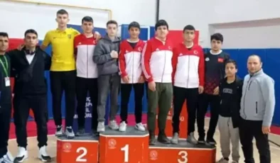 Bayburtlu Sporcular Bilek Güreşi İl Müsabakalarında Başarı Elde Etti