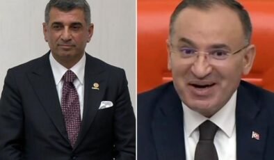 Dakikalarca kürsüde konuşmadan durdu, Bozdağ’ın tepkisi güldürdü