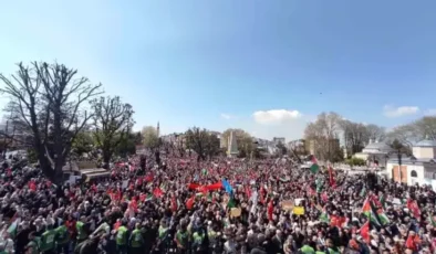 İstanbul’da Filistin’e Destek Yürüyüşü Düzenlendi